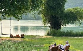 Vả Riverside Retreat
